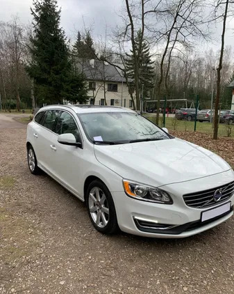 volvo v60 mazowieckie Volvo V60 cena 57900 przebieg: 120700, rok produkcji 2016 z Warszawa